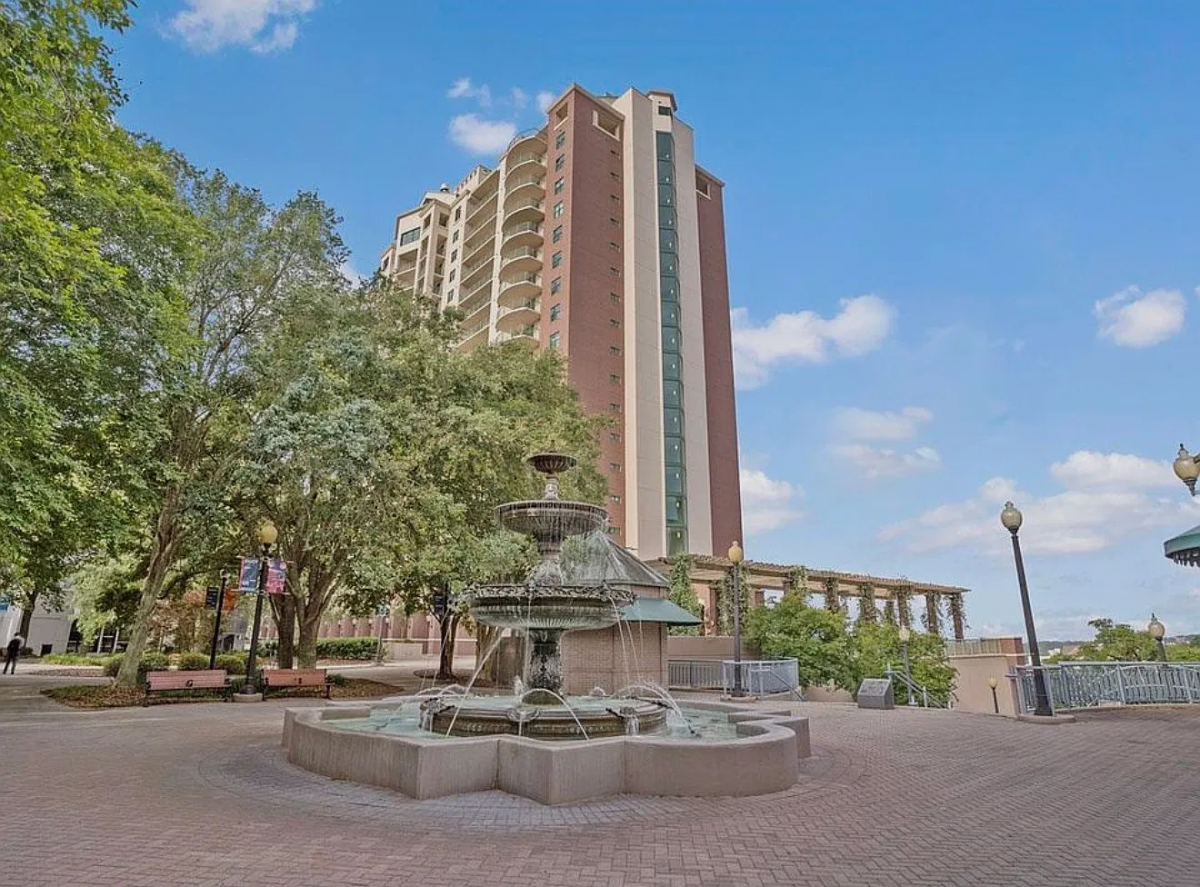 2 bed, 1295 sqft, $2,900 — Photo 1