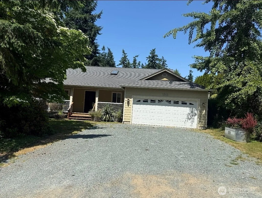 1543 Roy Road photo 1