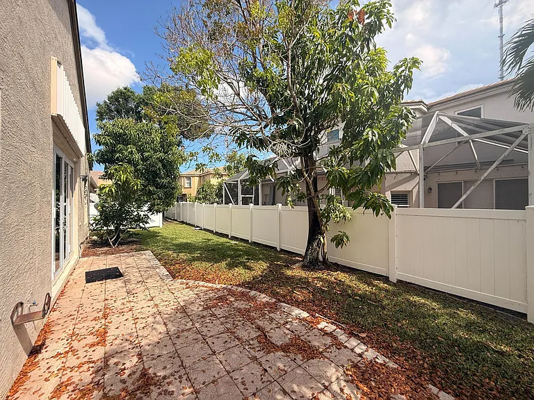 10372 Old Winston Ct — Photo 14