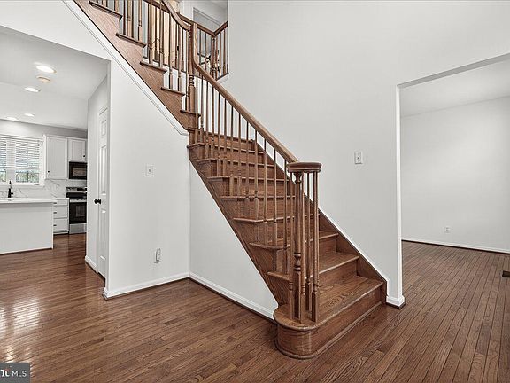3rd image of 603 Shannon Dr N