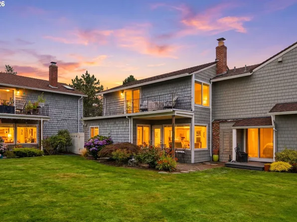 460 N Hayden Bay Dr, Portland, OR 97217
