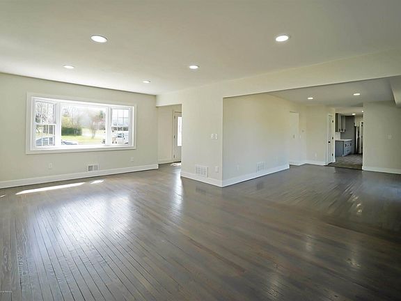 5th image of 1588 Sea Island Dr