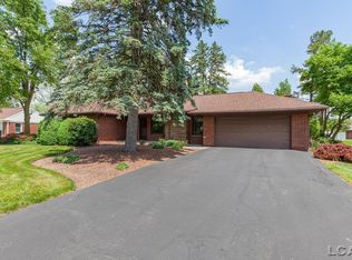426 E Westwood Dr, Adrian, MI 49221