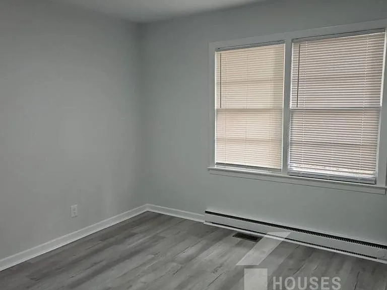 507 Garrett St — Photo 10