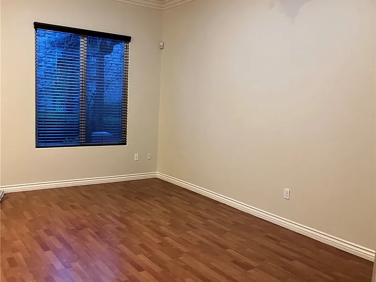 128 E Broadway #I — Photo 10