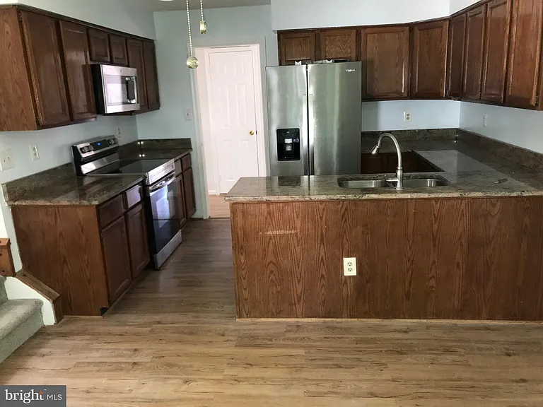 Mainsail Dr — Photo 7