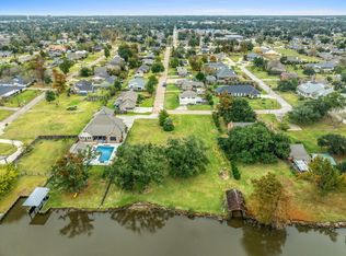 3902 Buccaneer Ln, Lake Charles, LA 70605