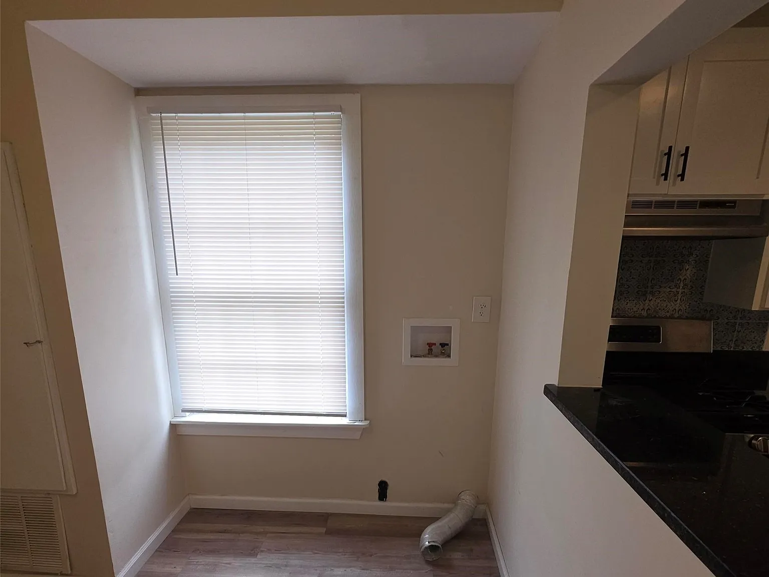 2 bed, 2.0 bath, 900 sqft, $1,225 — Photo 3