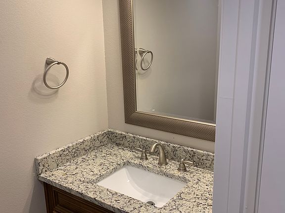 4th image of 2300 Royal Ct
