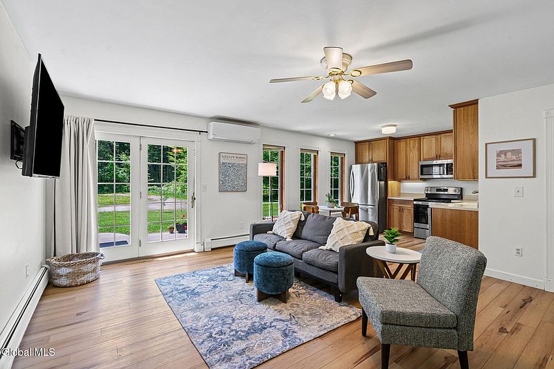3rd image of 340 Wilton Road
