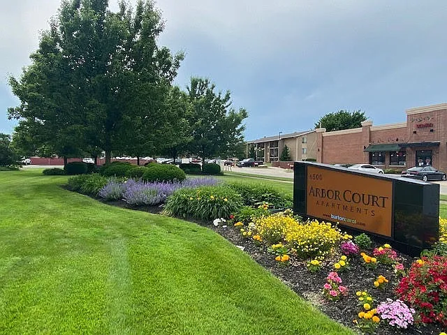 Arbor Court Picture 1