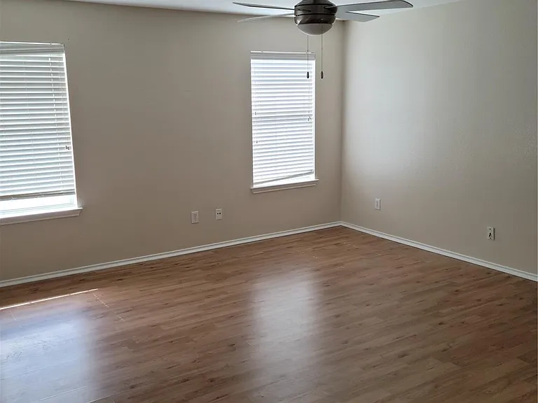 7915 Summerfern Ct — Photo 16
