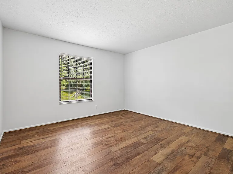 1608 Shady Cove Ln — Photo 35