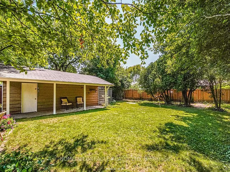 454 Stevenson Rd N — Photo 18
