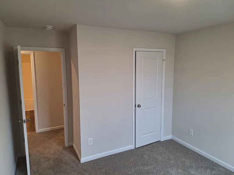 725 Gatestone Ln — Photo 32