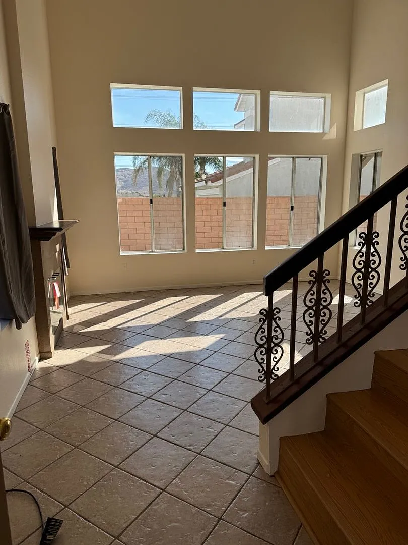 Beautiful 3 Bedroom House in Private Fontana Area CA 92337 — Photo 4