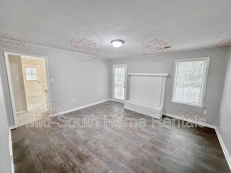 4 bed, 2.0 bath, 2113 sqft, $1,395 — Photo 4
