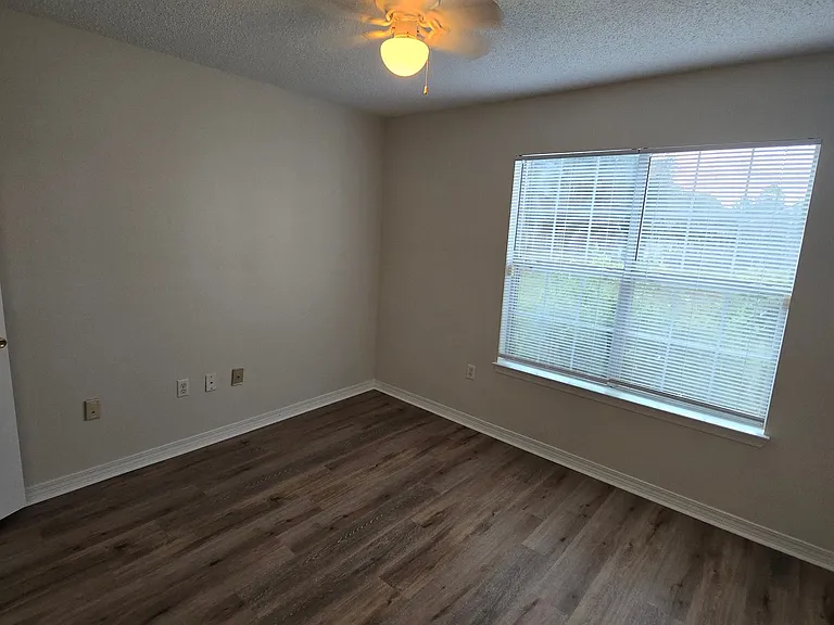 396 Brown Pl — Photo 20