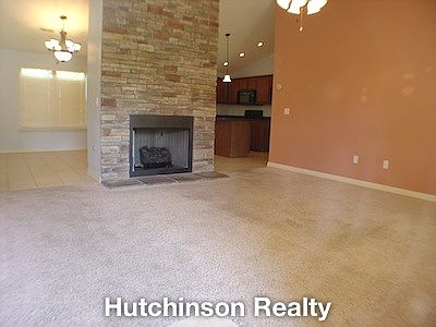 4th image of 42 Penzance Dr
