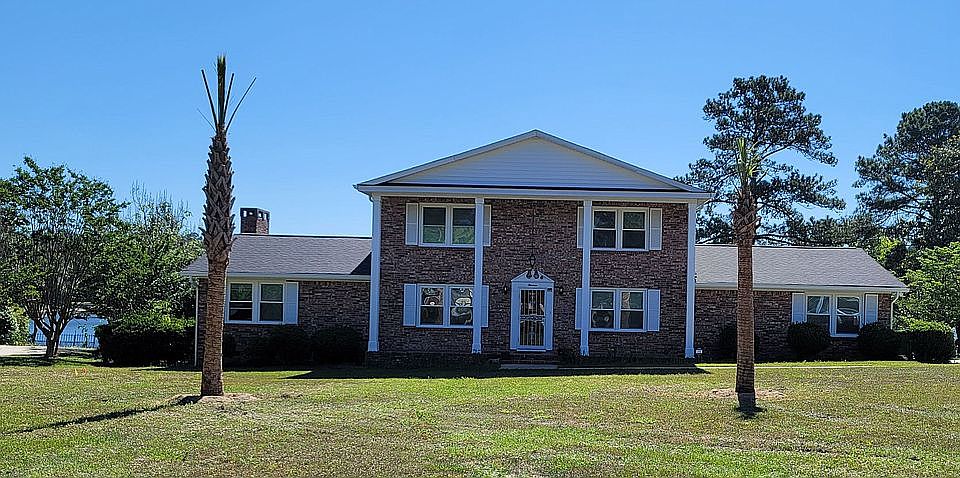 1st image of 13 Park Shore Dr N