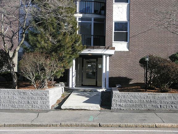 2nd image of 500 Willard St Unit 205