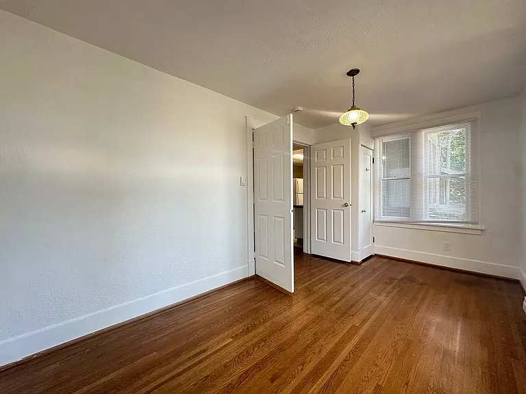 1204 West 8th — Photo 2
