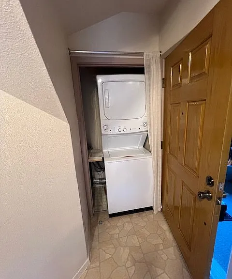 354 NE Penn Ave #3 — Photo 3