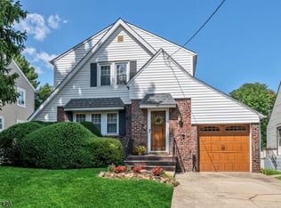 45 Walnut St, Teaneck, NJ 07666