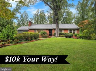 6450 Queen Anne Ter, Falls Church, VA 22044
