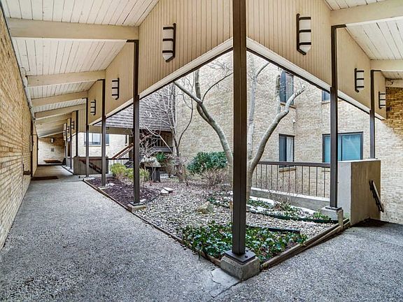 3rd image of 2027 Calvin Cliff St #36