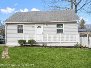 932 Gilbert Ave, Toms River, NJ 08753