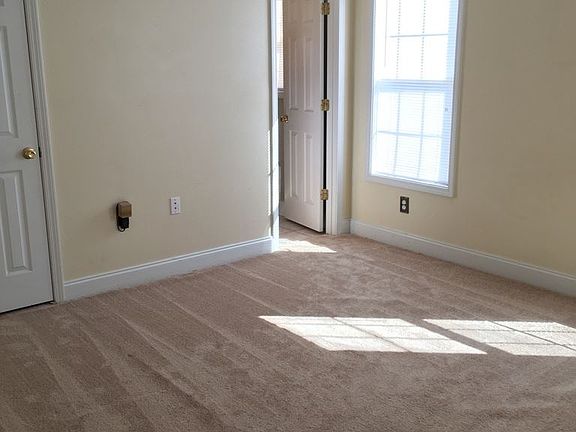 5th image of 410 Cypress Dr