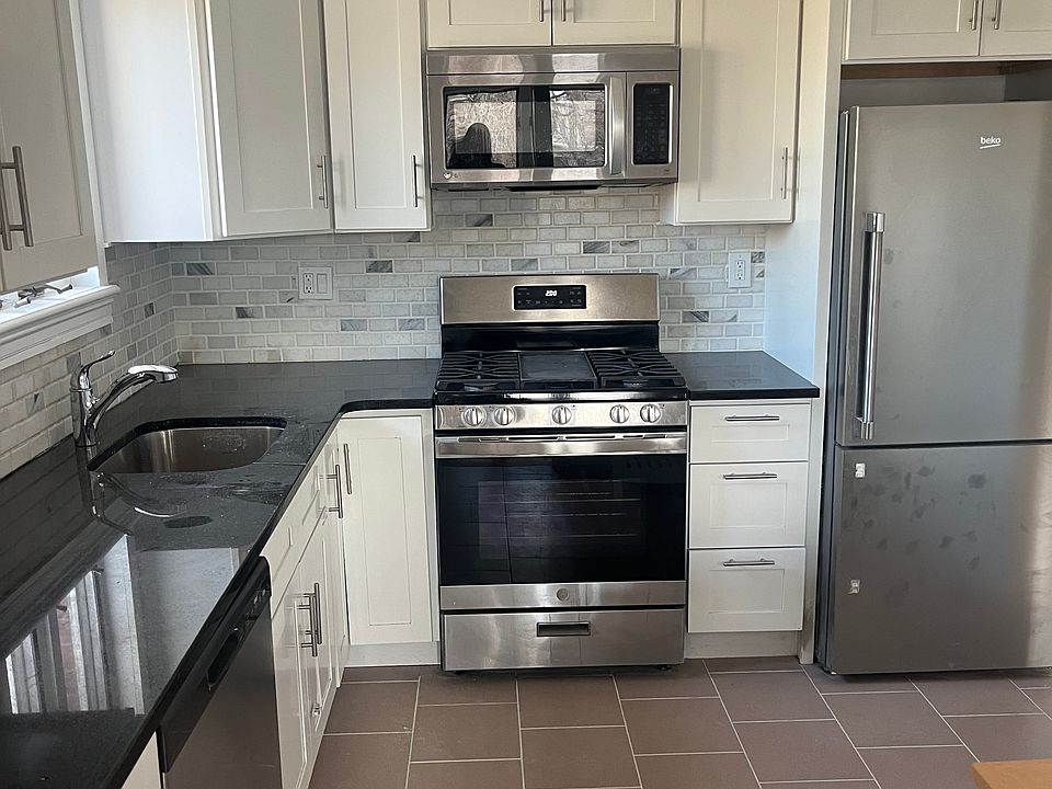 1st image of 20-33 38th St #3