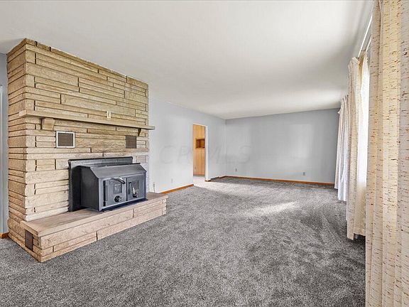 3rd image of 235 Meadow Dr
