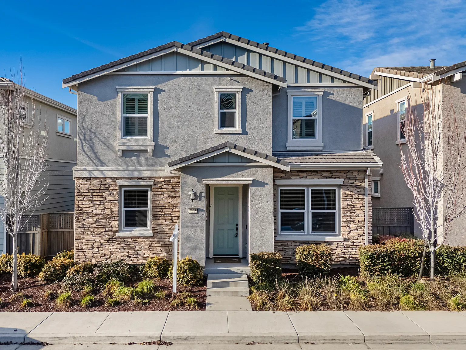 4 bed, 2.5 bath, 1764 sqft, $4,500 — Photo 1