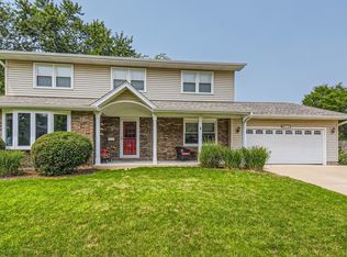 4130 Dixon Dr, Hoffman Estates, IL 60192