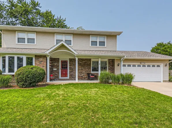 4130 Dixon Dr, Hoffman Estates, IL 60192