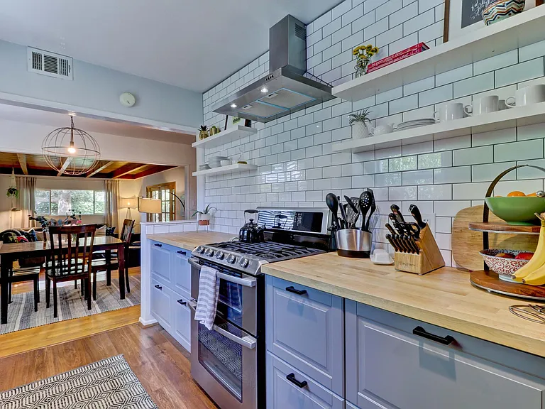 3021 Rhodelia Ave — Photo 8