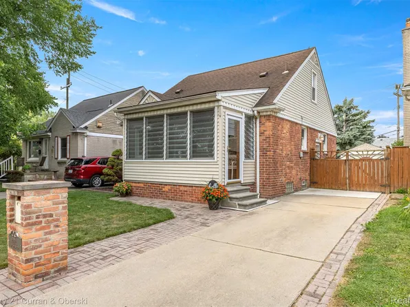 4224 Howard St, Lincoln Park, MI 48146