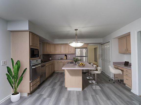 5th image of 68 Bentwood Ct