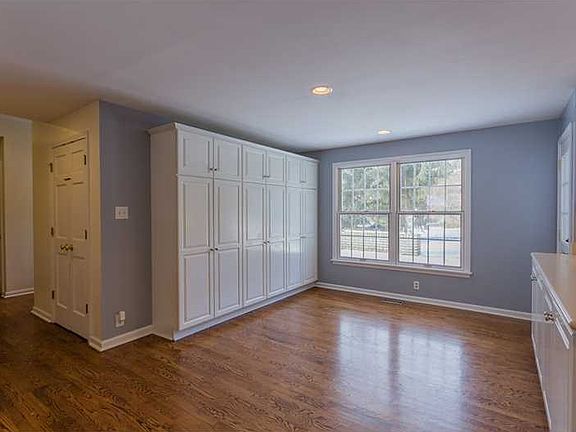 Breakfast Area/Room.