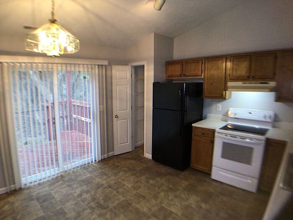 3rd image of 8432 Country Club Blvd