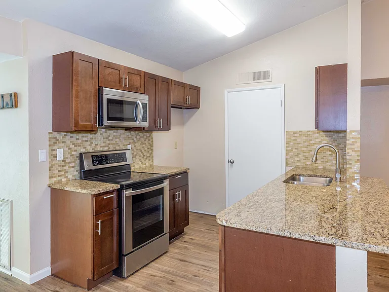 4603 Chapman St — Photo 12