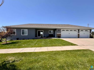 1403 Bitterroot, Dell Rapids, SD, 57022