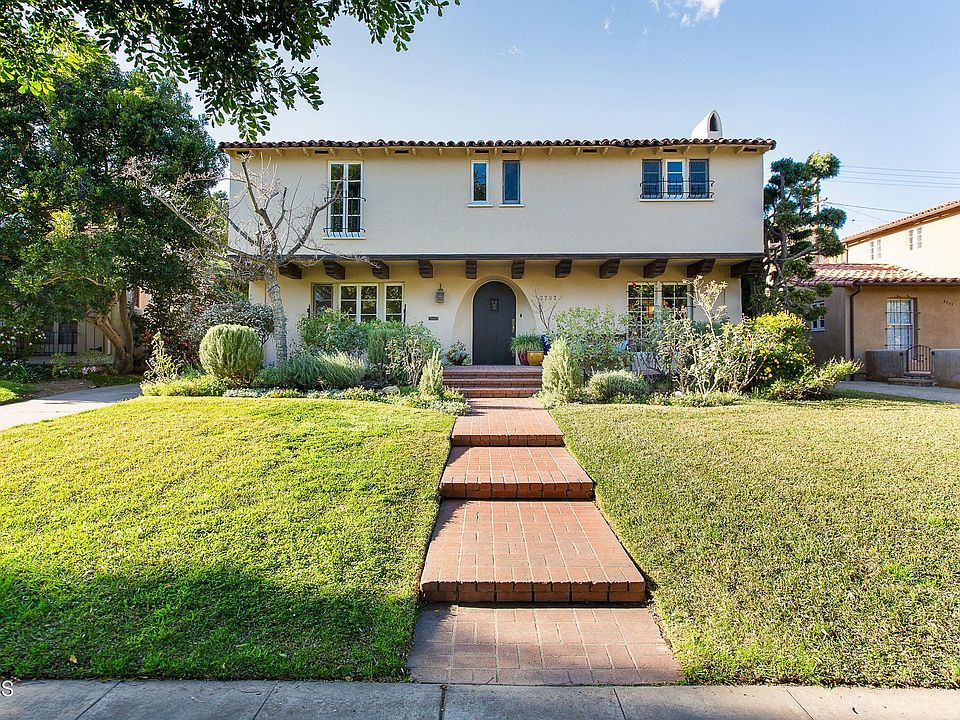 1st image of 2767 Fleur Dr