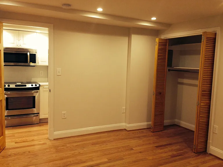 1447 E Capitol St #B — Photo 8
