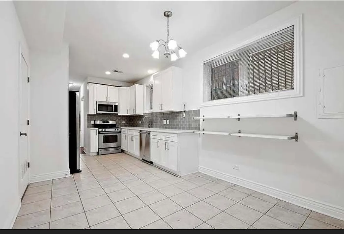 3 bed, 1200 sqft, $2,495 — Photo 3