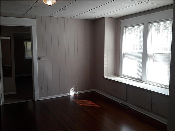 3rd image of 10112 Golf Ave