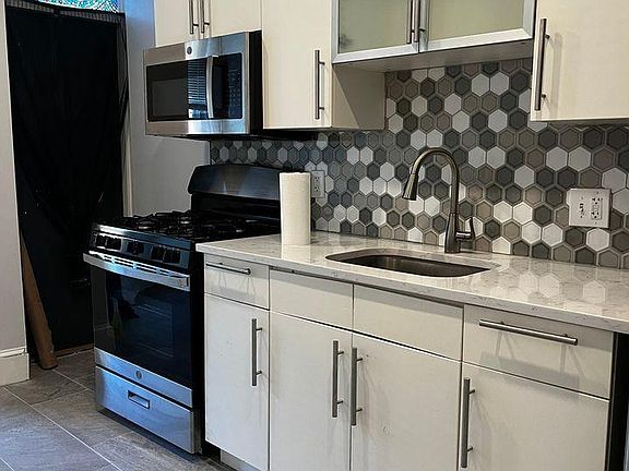 2nd image of 4706 Warrington Ave APT 2