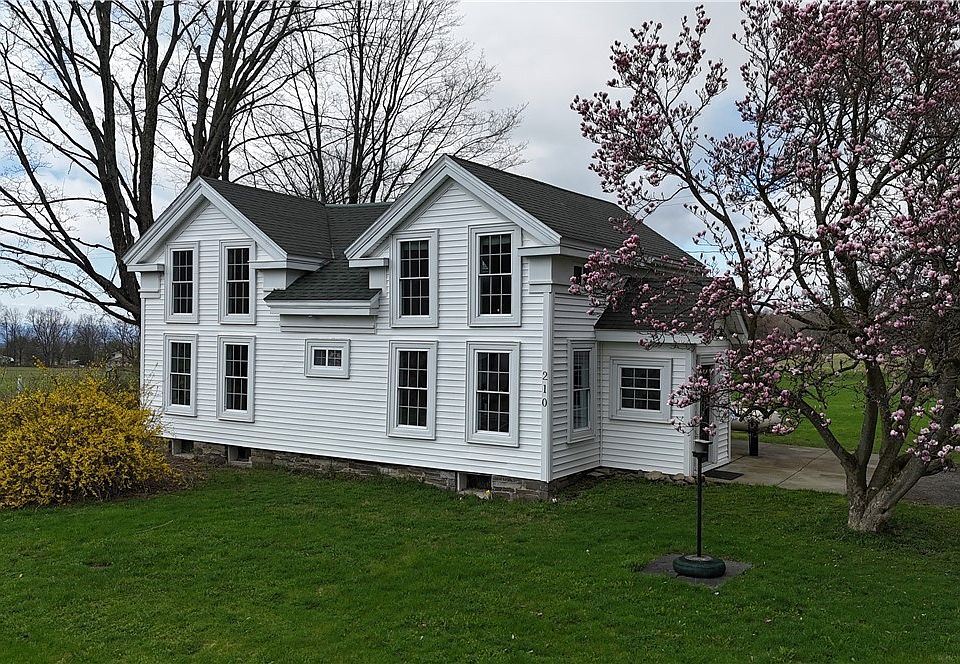 1st image of 210 Mount Pleasant Rd